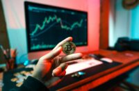 Bitcoin Investing: The Complete 2025 Guide to Buying & Holding BTC