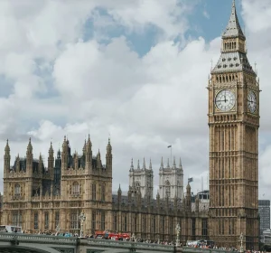 UK Puts Cross-Border Payments at Center of Stablecoin Rules