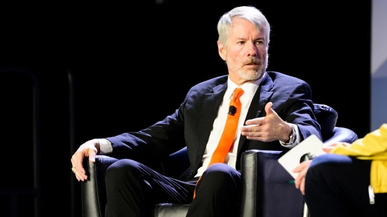 Saylor Says Strategy Would Buy 10 to 20 Bitcoin for Every One It Sells