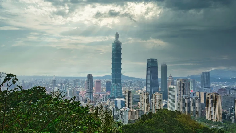 Taiwan Retail Traders Keep Buying After Stock Market Slump