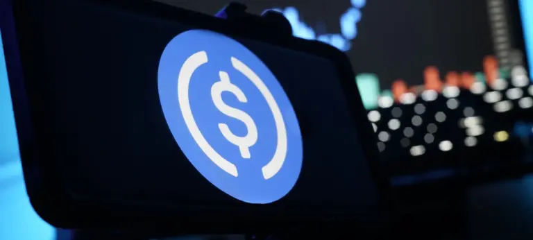 Stablecoin Supply Falls $378M as USDe Gains
