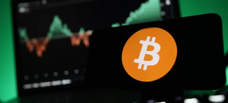 Bitcoin ETFs Draw $524.8 Million as Ether Funds Snap Outflow Streak