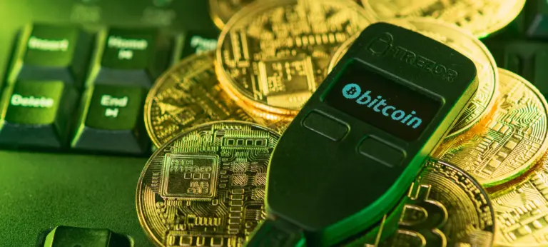 Trezor Urges CryptoBilis Buyers to Move Funds After Suspected Wallet Implant